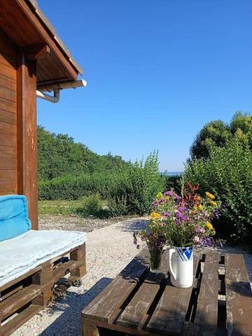 Gîte pour 3 personnes, avec vue et terrasse à Prayssas