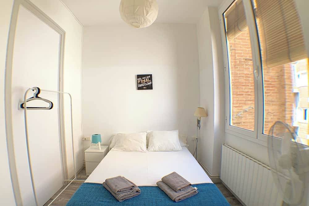 Entire apartment, Great 2Bd + 2bth With Balcony in Gracia Virreina in Barcelona Centre, Barcelona