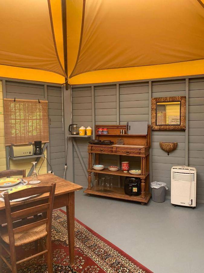 Tente pour 3 personnes, avec jardin ainsi que jacuzzi et piscine dans Haute-Vienne - 4