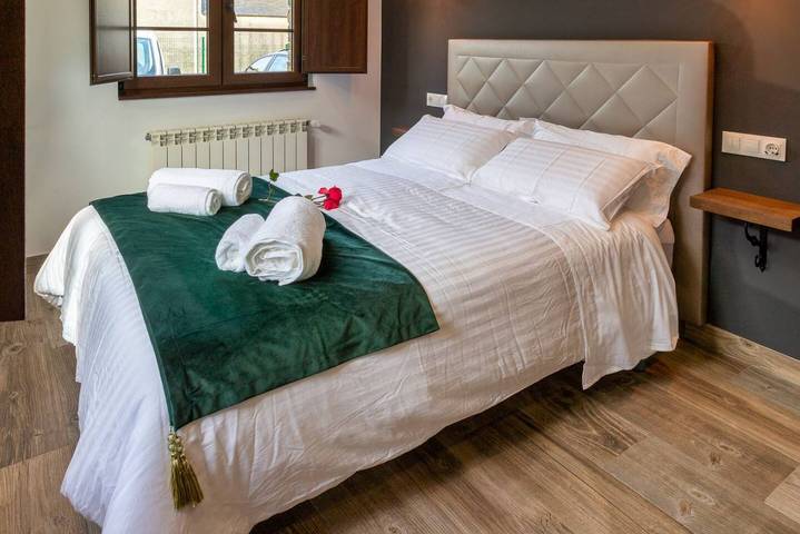 Ganze Wohnung, Cozy Apartment with Full Kitchen & Wi-Fi - Book Now! in Castropol, Costa Verde (Spanien)