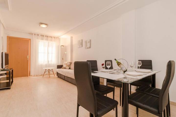 Bungalow para 7 personas, con piscina además de vistas y terraza en Torrevieja