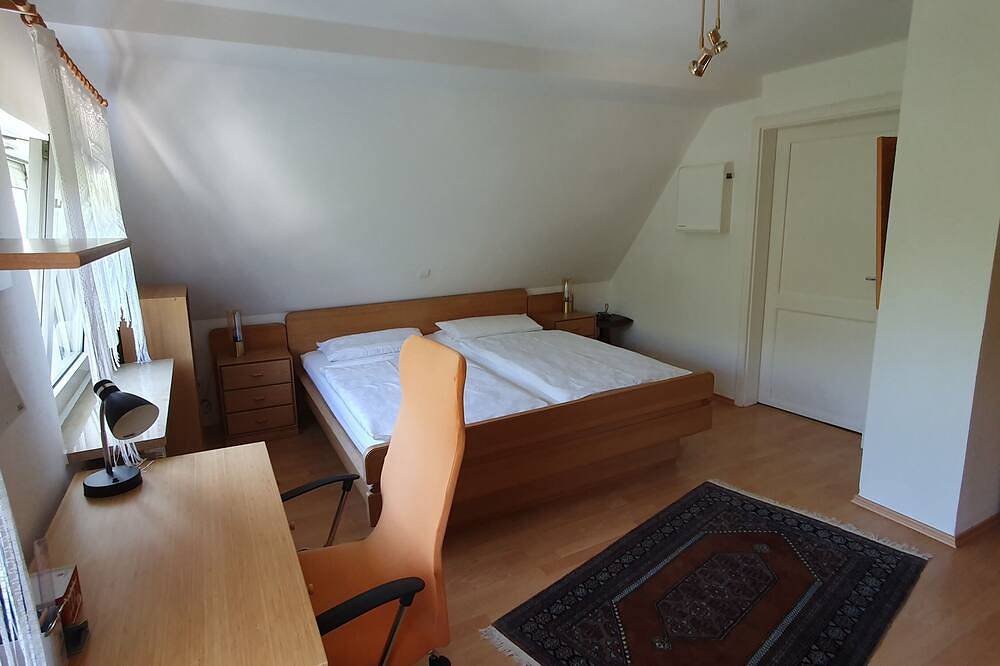 Charmantes Ferienhaus mit Wintergarten in Bayreuth am östlichen Stadtrand in Frankenalb