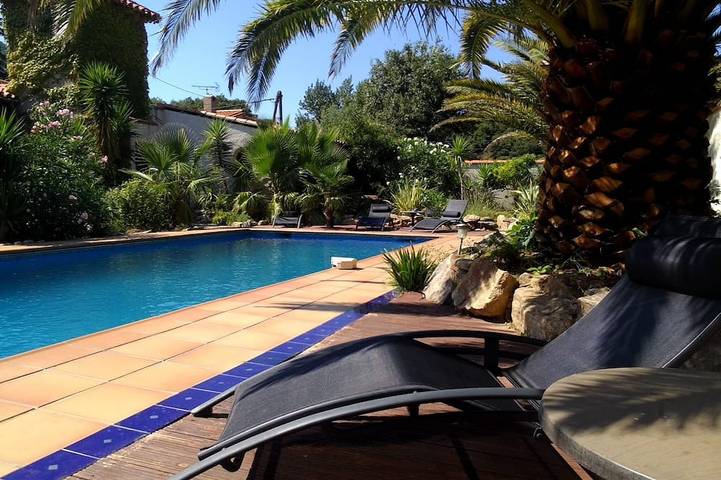 Location de vacances pour 4 personnes, avec piscine dans La Vallée Heureuse à Sorède