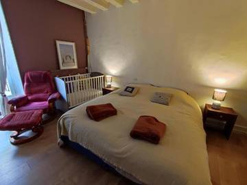 Maison d’hôte pour 2 personnes, avec jardin à Courdemanche
