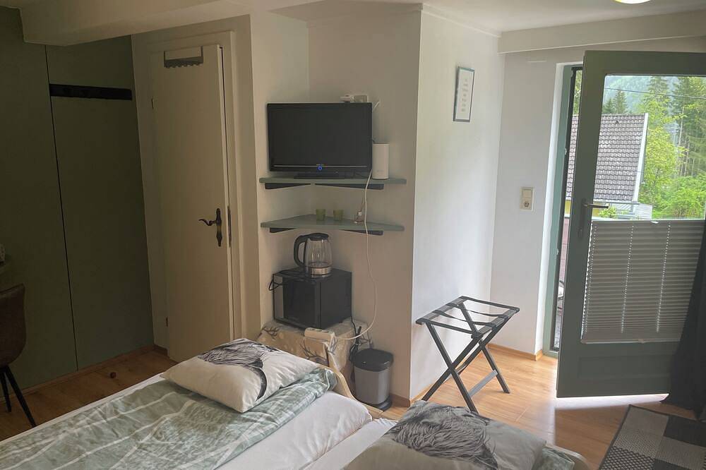 Doppelzimmer Stieflberg mit Dusche Toilette und Frühstück in Stall, Bezirk Spittal an der Drau