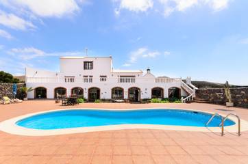 Villa With Pool for 4 People in Tías, Lanzarote, Photo 2