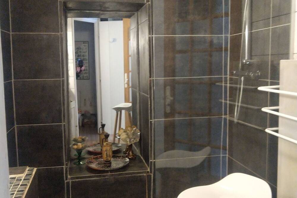 Gite Aux Oiseaux in Besanzón, Doubs (desambiguación)