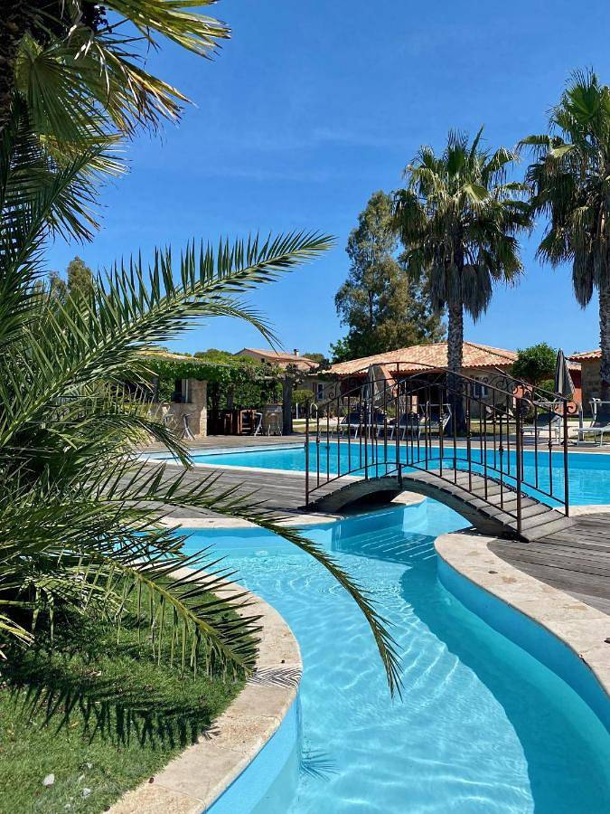 Appart’hôtel pour 6 personnes, avec jardin ainsi que vue et piscine