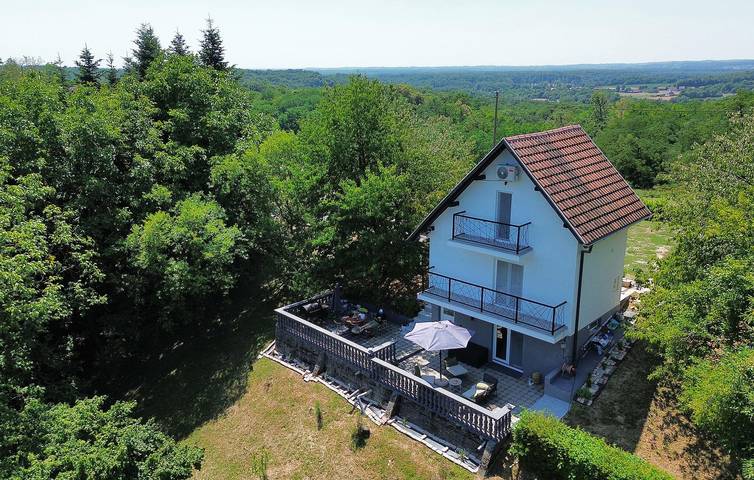 Modernes Apartment mit Pool, WLAN, Grill und Parkplatz in Bjelovar-Bilogora
