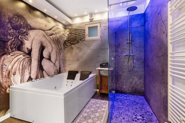 Ferienwohnung für 3 Personen, mit Whirlpool und Garten sowie Sauna in Garda