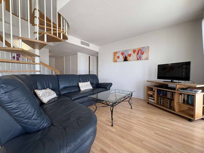 Gîte pour 8 personnes, avec balcon ainsi que vue sur le lac et piscine dans Port des Minimes - 4
