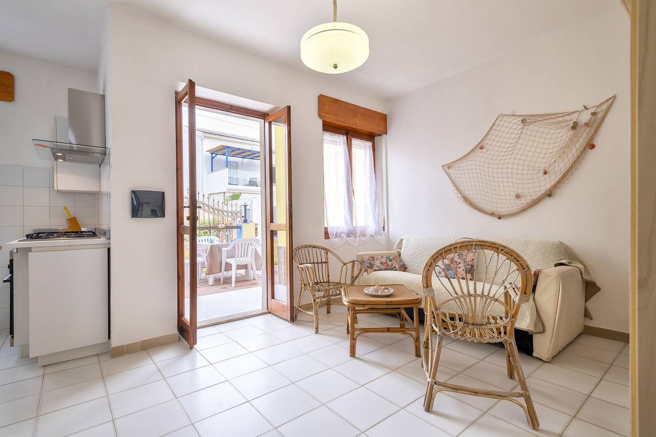 Appartamento intero, Appartamento 'Brezza Marina 6' con giardino privato e aria condizionata in Lu Bagnu, Castelsardo