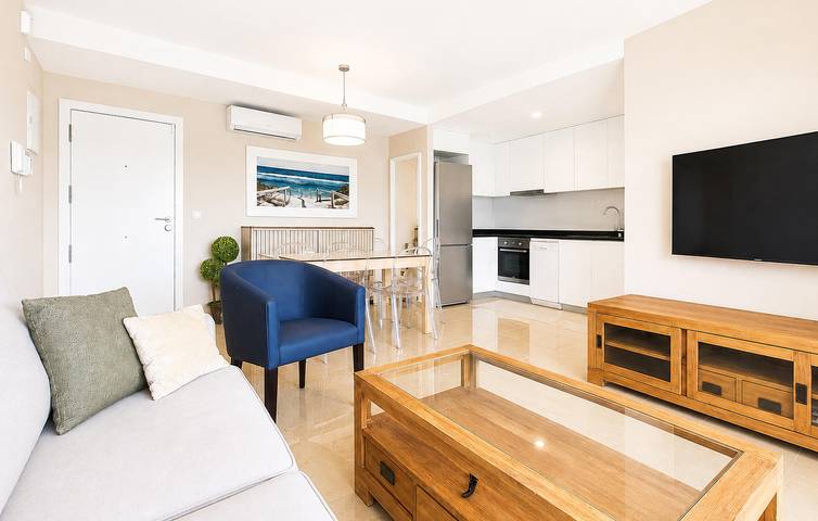 Apartamento vacacional entero, Acogedor apartamento de 2 dormitorios con piscina, wifi y a pocos pasos de Playa Cudolà in Cabanes, Costa del Azahar
