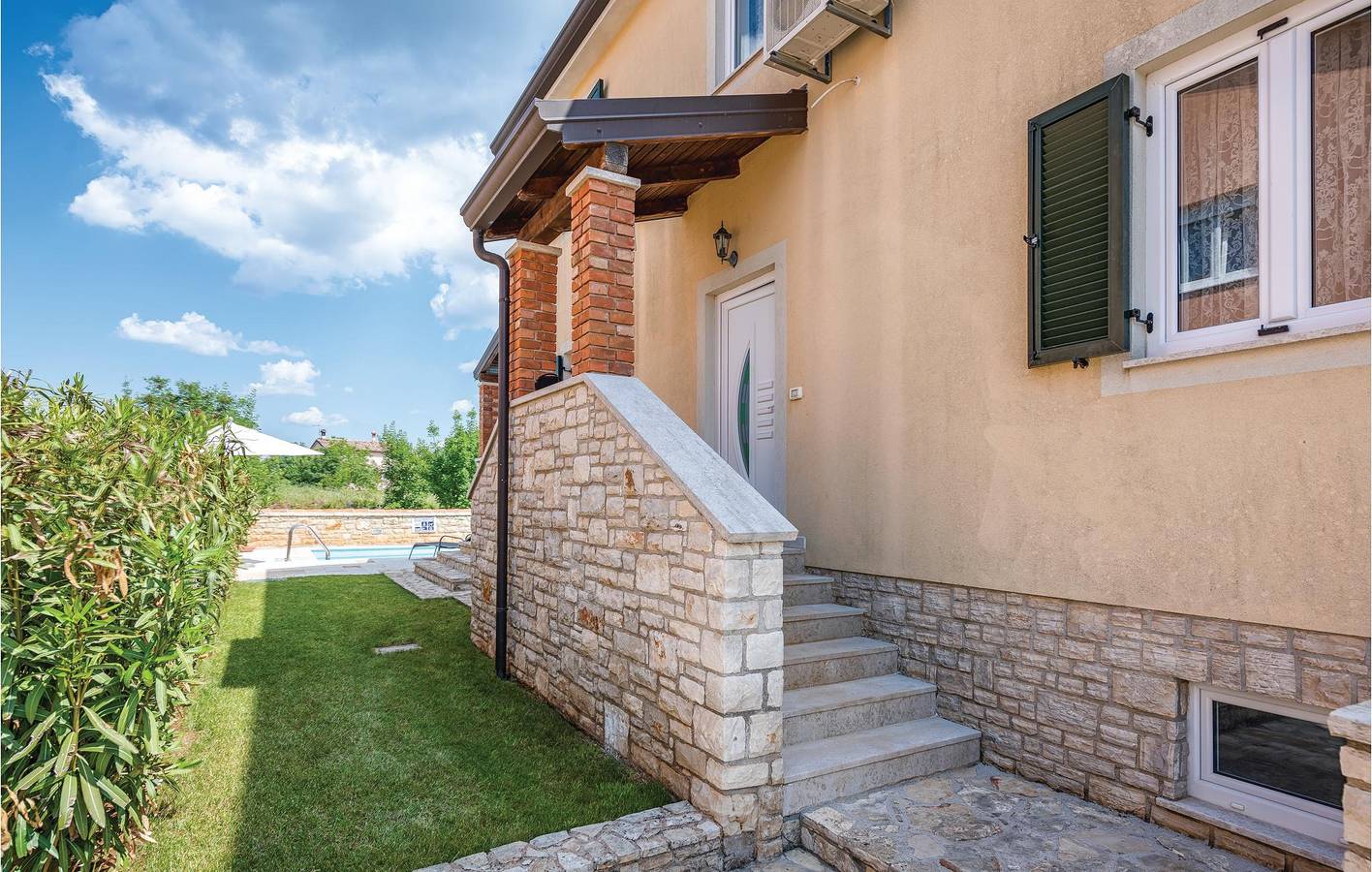 Ferienhaus für 6 Personen mit Terrasse in Lovrecica, Umag und Umgebung