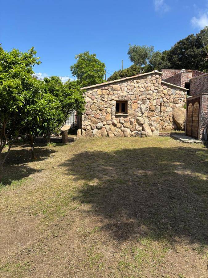 Location de vacances pour 2 personnes, avec vue et jardin à Viggianello