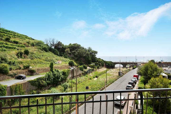 Ganze Wohnung, Ferienwohnung 'Residenz Paradiso Bilocale 202' mit Meerblick, Wlan und Klimaanlage in Spiaggia Libera Attrezzata Il Volto, Moneglia