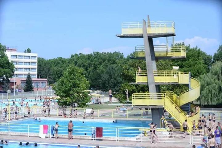 Location de vacances pour 8 personnes, avec vue et jardin à Charnay-lès-Mâcon - 4