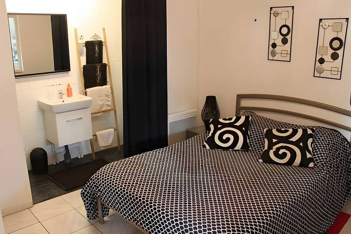 Location de vacances pour 6 personnes, avec terrasse, animaux acceptés à Saint-Lyé - 3