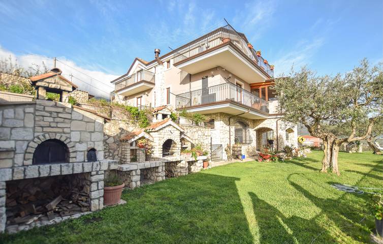 Holiday apartment for 6 people, with terrace - 1