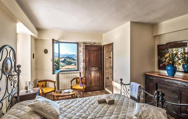 Casa de vacaciones para 18 personas con jardín in Cagli, Valle del Metauro
