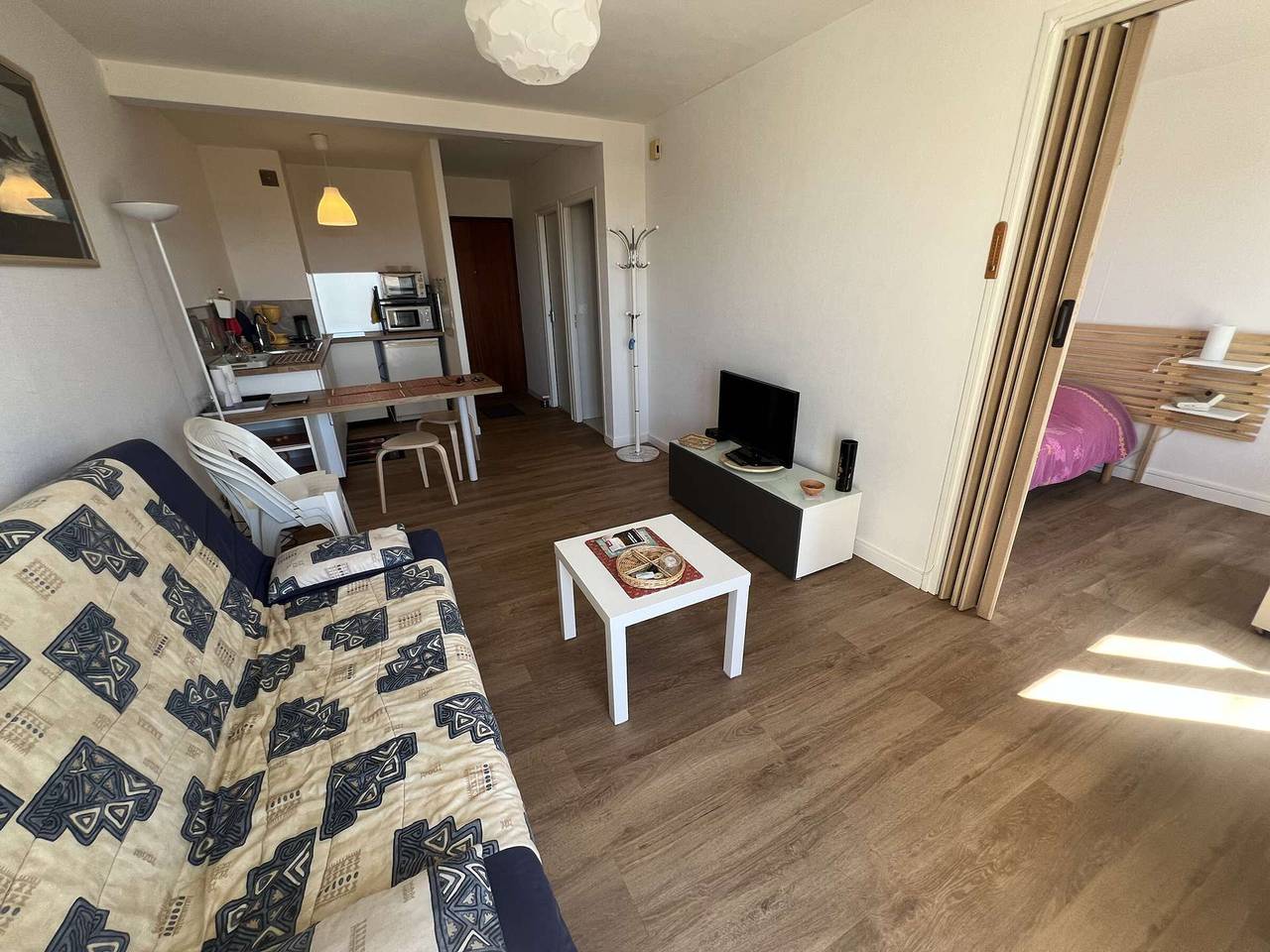 Appartement entier, T2 avec climatisation, balcon vue mer, 250m de la plage in Valras-Plage, Côte méditerranéenne (France)