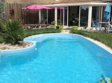 Chambre d’hôte pour 5 personnes, avec jardin et piscine en Gironde