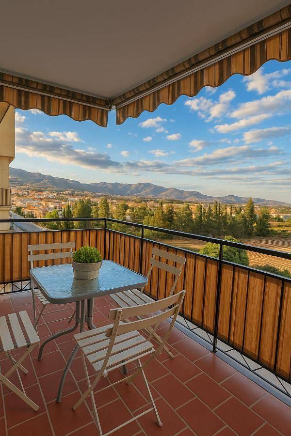 Apartamento de vacaciones para 4 personas, con jardín además de vistas y terraza - 1