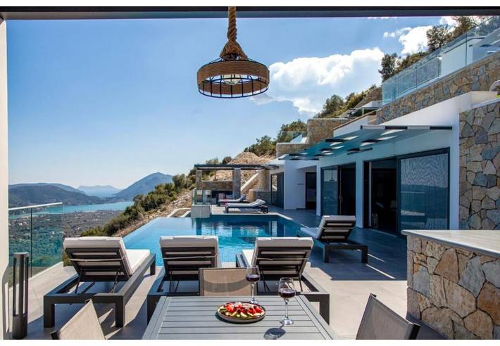 Entire apartment, Apartment "Desun Suites Golden" with Shared Pool, Sea View and Wi-Fi in Rachi, Greece