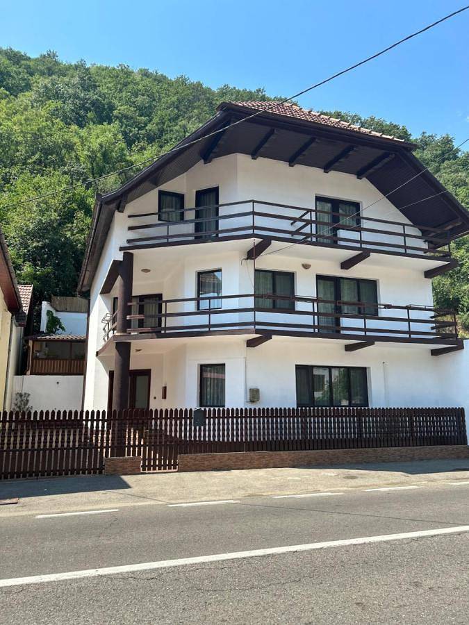 Villa pour 9 personnes, avec Balcon ainsi que Terrasse et Vue en Roumanie