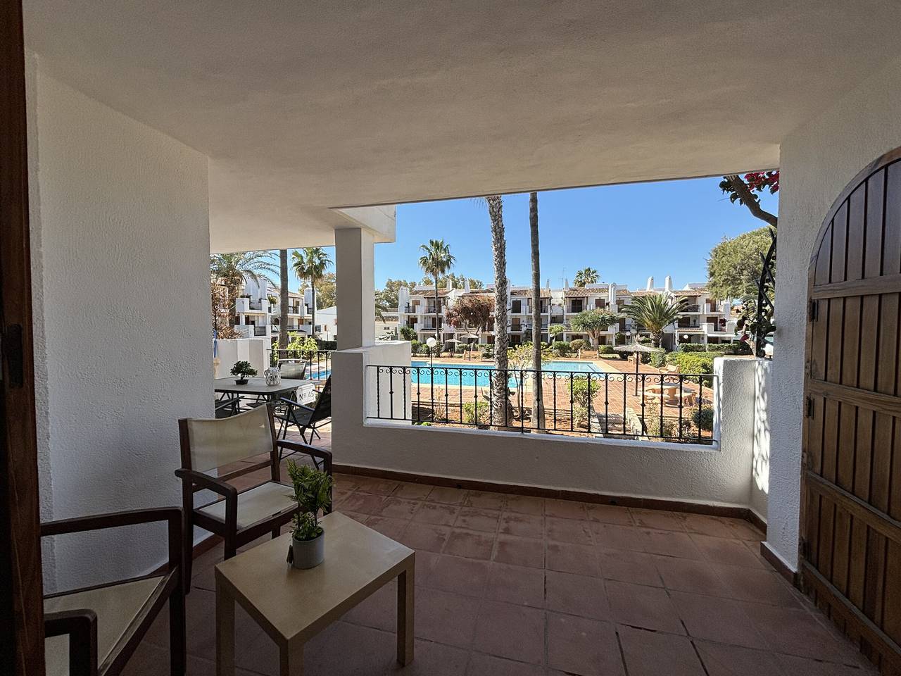 Entire apartment, 2-bedroom beachfront apartment with pool in Denia in Las Marinas, Dénia