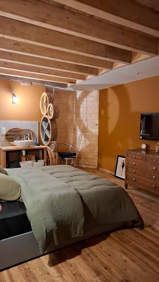 Gîte pour 2 personnes, avec terrasse et jardin dans Darbonnay