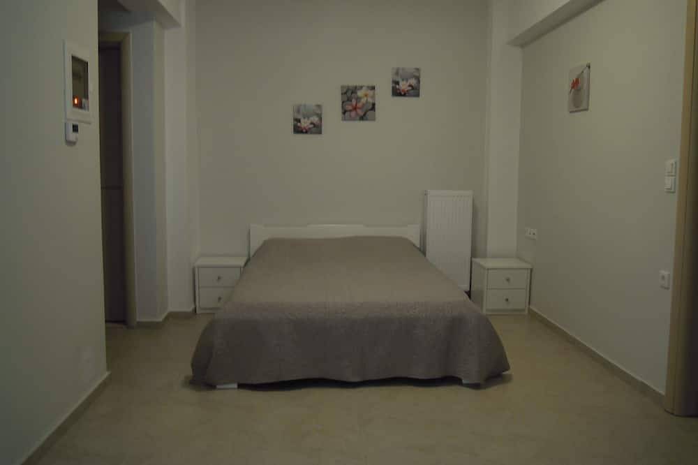 Ganze Wohnung, Apartment 70 m2 to 4persons, washing machine, swimming pool, private parking  in Kamilari, Iraklio-Heraklion und Umgebung