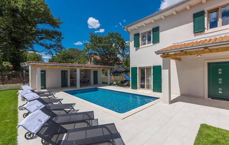 Villa pour 10 personnes, avec sauna ainsi que piscine et jardin, animaux acceptés - 1