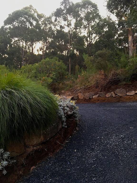 Coomalie House - Von der Mitte des Jahrhunderts inspirierter Luxus in Badger Creek, Yarra Ranges Shire