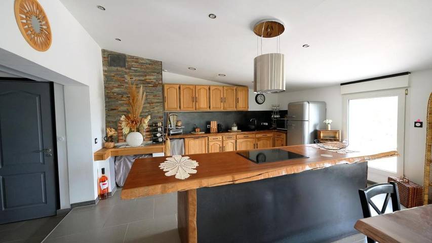 Chalet para 17 personas, con terraza además de piscina y jacuzzi - 1