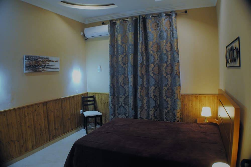 Villa with private pool. Rural area. in Estoi, Faro