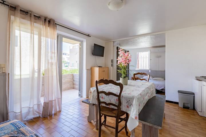 Ferienwohnung für 4 Personen, mit Balkon und Garten in Marseillan