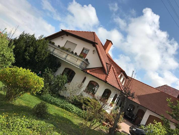 Ferienwohnung für 5 Personen, mit Terrasse und Garten sowie Pool in Ranschbach