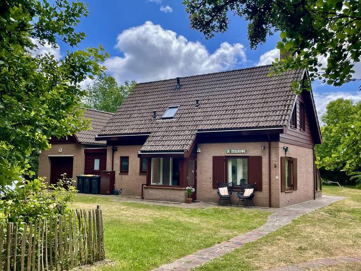 Ferienhaus für 6 Personen, mit Balkon/Terrasse und Terrasse sowie Garten in Renesse
