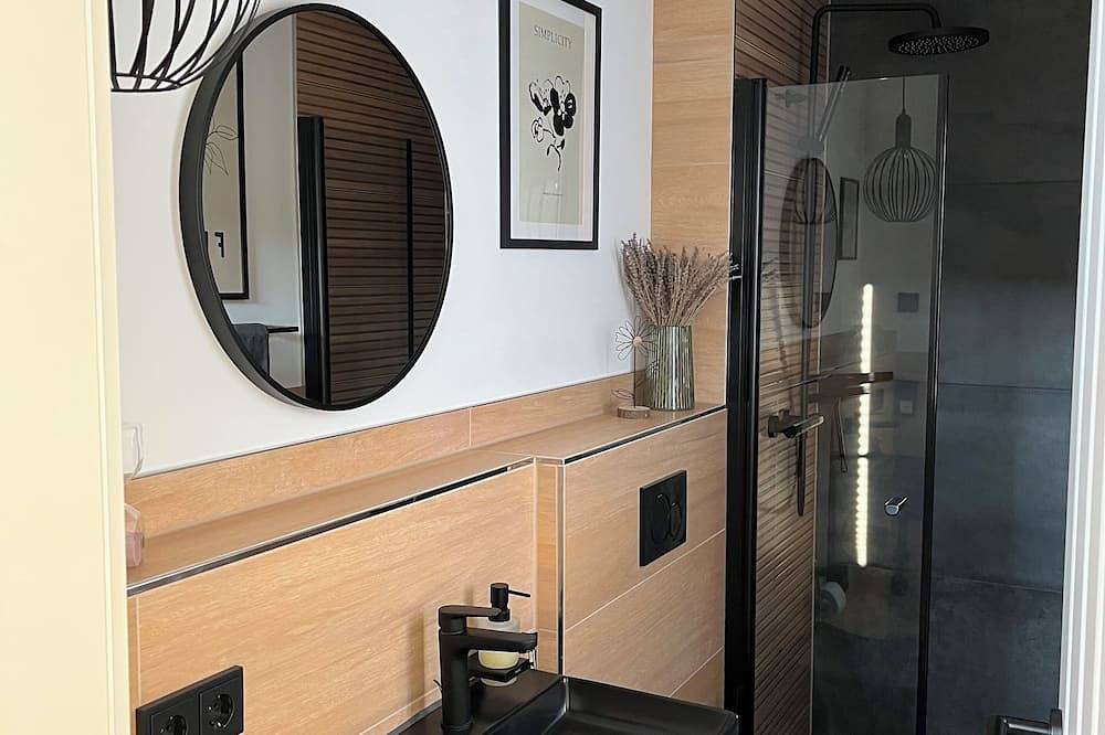 Tiny House Oskar am See mit Privatstrand 4 Personen in Löbnitz, Nordsachsen