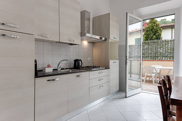 Entire apartment, Apartment "Giada" with Private Terrace & Wi-Fi in Calenzano, Florence Province