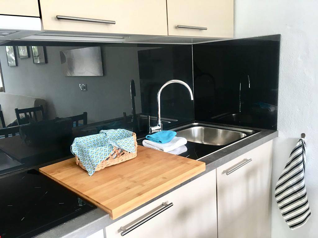 Entire apartment, La Piedra Apartment in Palm Garden Directly on the Beach & Sea in El Cotillo, La Oliva