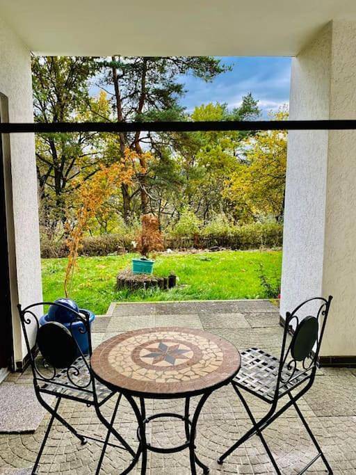 Ferienwohnung für 6 Personen, mit Terrasse und Garten sowie Ausblick
