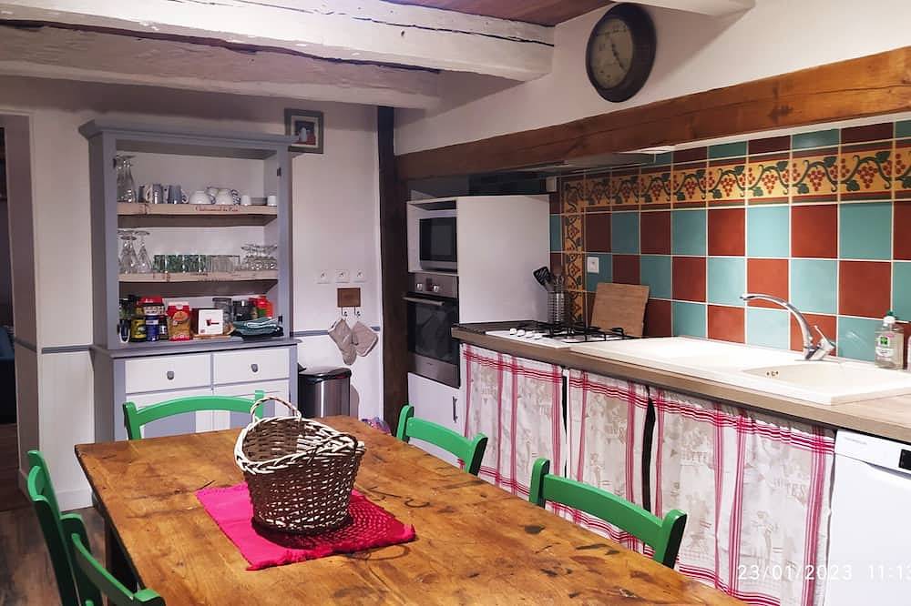 Enchanting and bucolic setting ideal for family holidays. in Soturac, Lot