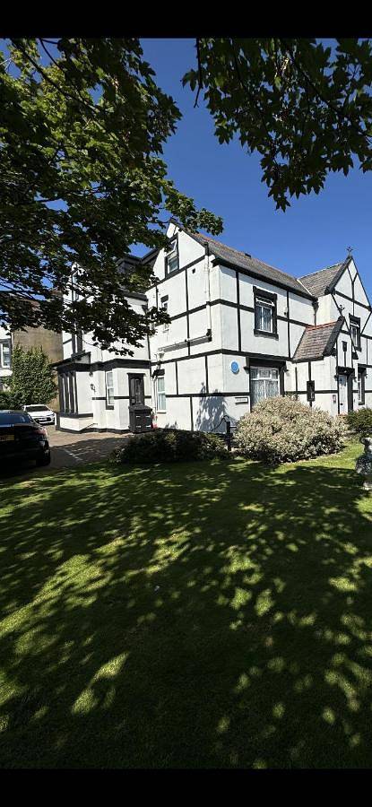 Bed and breakfast for 2 people, with garden in Blackpool