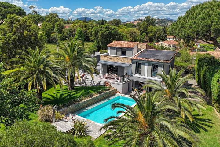 Villa voor 10 personen, with Terras and Tuin as well as Zwembad in Saint-Tropez