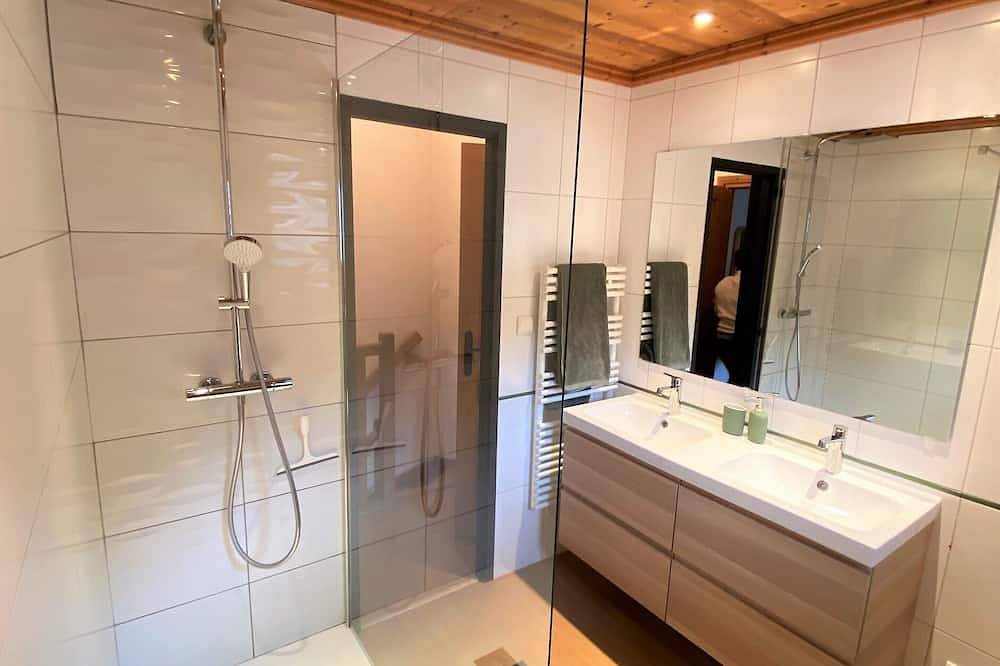 Appartement entier, Nouveau - Super Duplex Avec Terrasse Et Parking in Bozel, Massif de la Vanoise