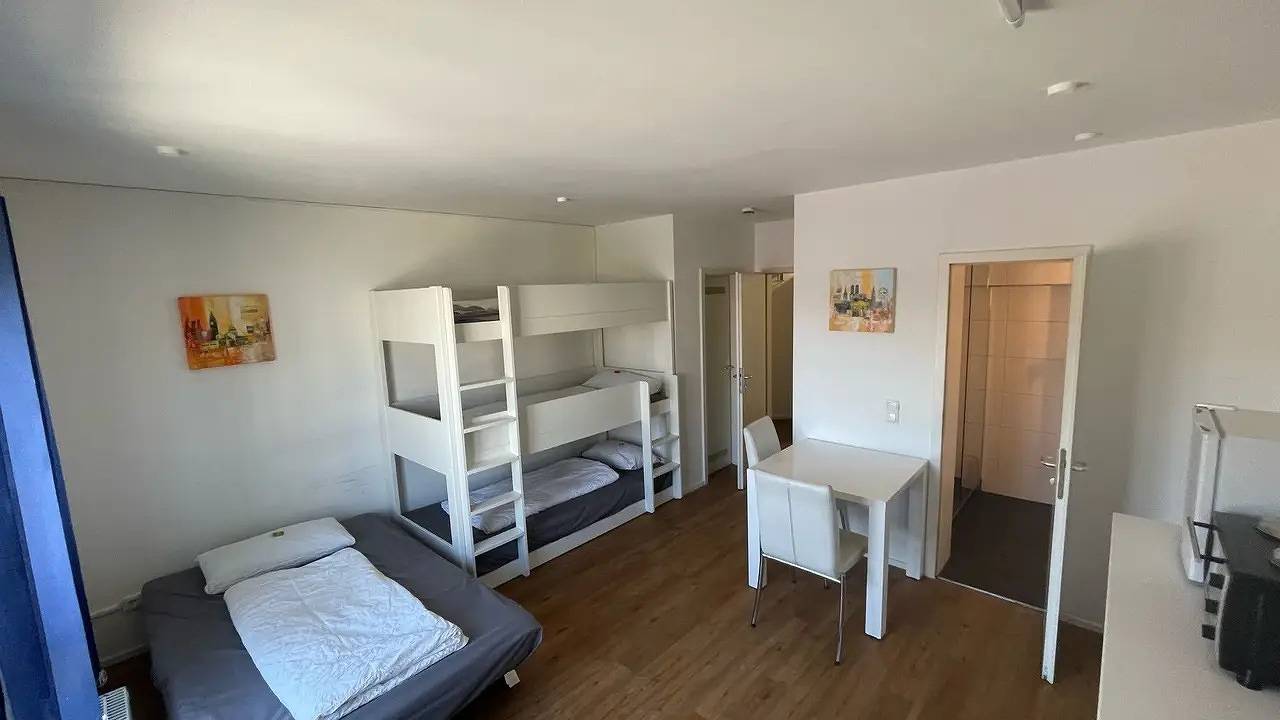 Geheel vakantieappartement, Vakantieappartement voor 5 personen met tuin in München Johanneskirchen, München