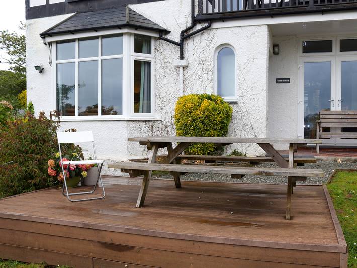 Cottage for 8 people, with garden, with pets in Borth-y-Gest