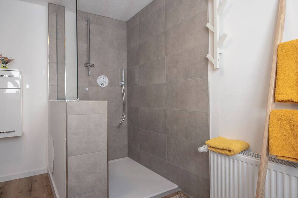 Ganze Wohnung, Ferienwohnung, auch mit Hund, in Stade. Zwischen Hamburg, Bremen und Cuxhaven in Stade, Cuxland